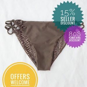 Acacia Nusa (XL) in `Opihi